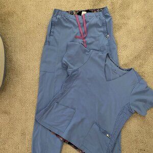 Vera Bradley Scrubs Set Ceil Blue Sz Medium top & Bottom
